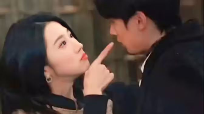 總裁夫人當(dāng)膩了，今天開始好好打工(全集)