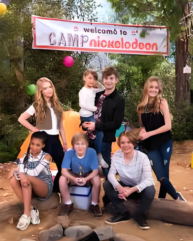 尼克兒童頻道火熱夏令營(yíng)特輯(全集)